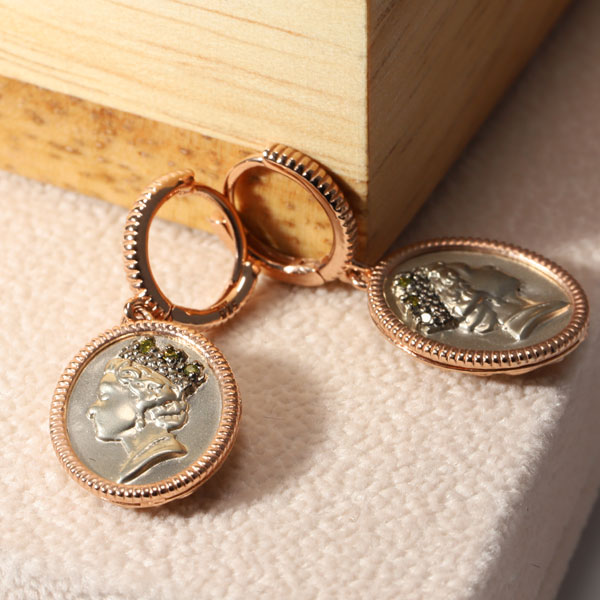 Oval Elizabeth coin link chain earring