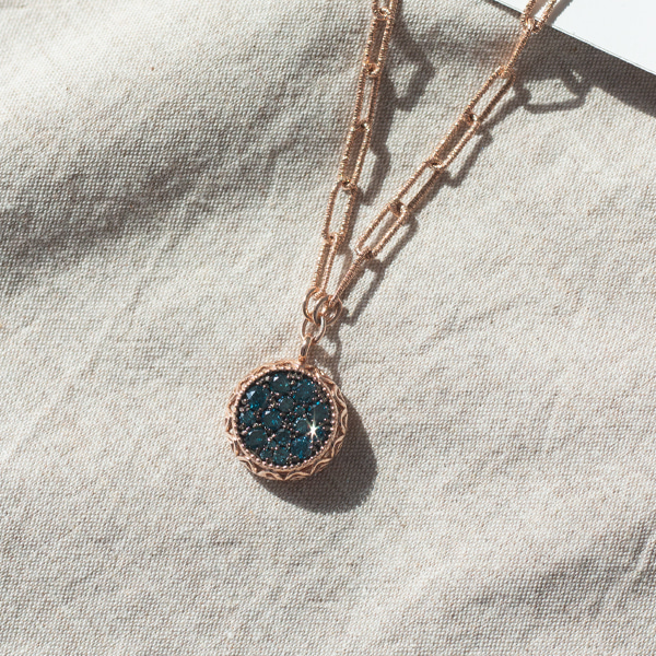 Blue special diamond necklace
