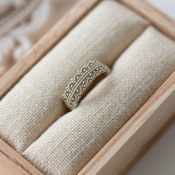 Gray lace ring